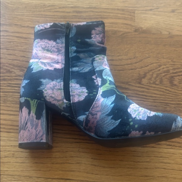 Hippie Laundry Floral Ankle Boots Size 7.5 - Picture 3 of 12
